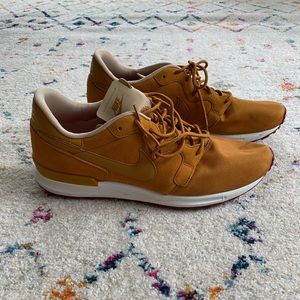 Nike Air Berwuda Premium, Size 13